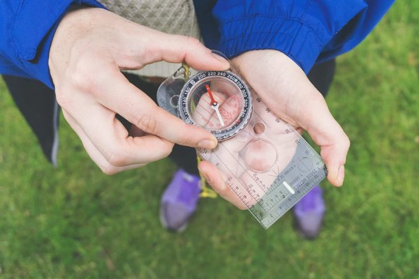 Quelle est la meilleure fau00e7on d'explorer les petits villages de pu00eacheurs de la cu00f4te amalfitaine?